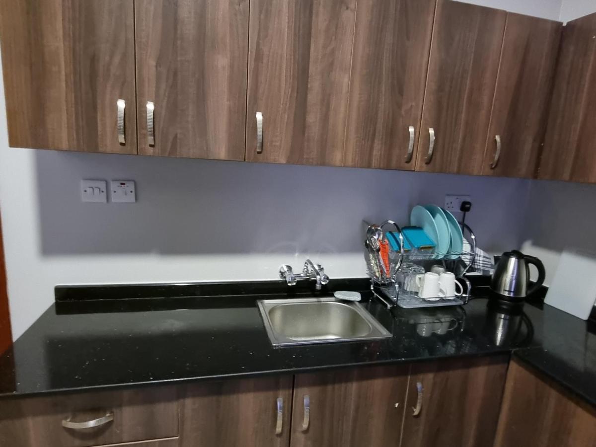 Eika Suites At Acacia Kampala Zewnętrze zdjęcie