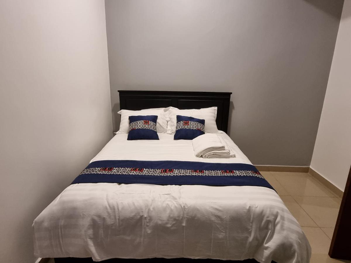 Eika Suites At Acacia Kampala Zewnętrze zdjęcie