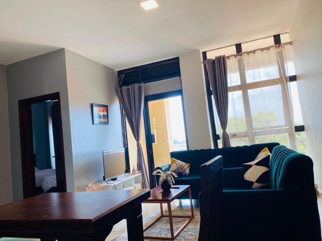 Eika Suites At Acacia Kampala Zewnętrze zdjęcie